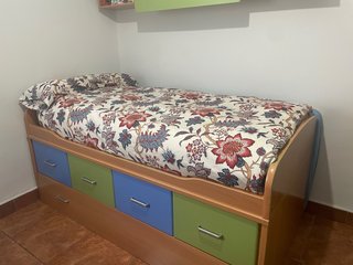 Dormitorio juvenil completo. En perfecto estado.