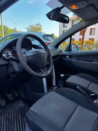 Peugeot 207 2010