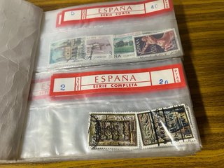 370 sellos aproximadamente cuaderno españa usado