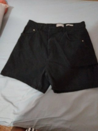 Shorts vaqueros negros Bershka