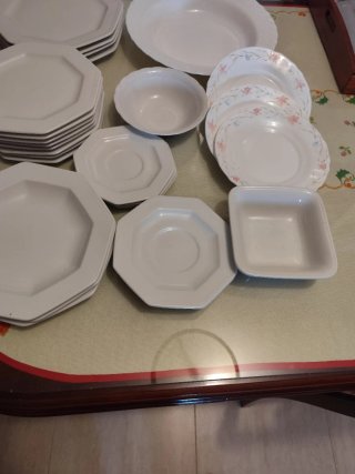 Set de  platos de porcelana blanca