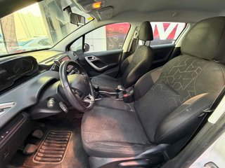Peugeot 2008 Style 1.6 BlueHDi 100