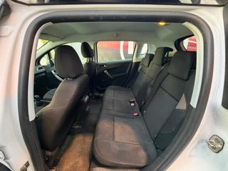 Peugeot 2008 Style 1.6 BlueHDi 100