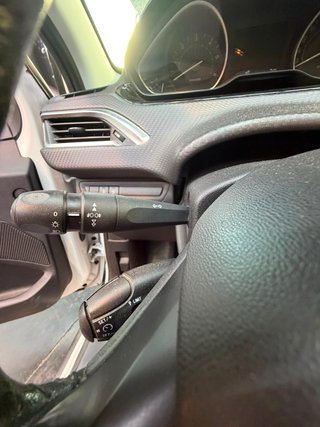 Peugeot 2008 Style 1.6 BlueHDi 100