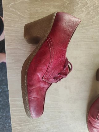 Zapatos de piel rojos PAKER.