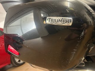 Triumph Trophy 1200 SE Negra