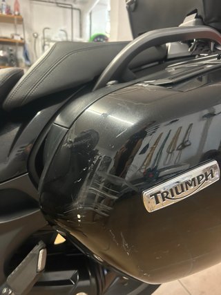 Triumph Trophy 1200 SE Negra