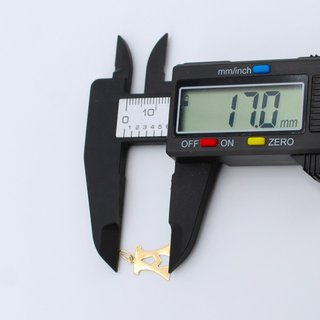 Colgante de oro de 18k. Peso: 0.37 gr.