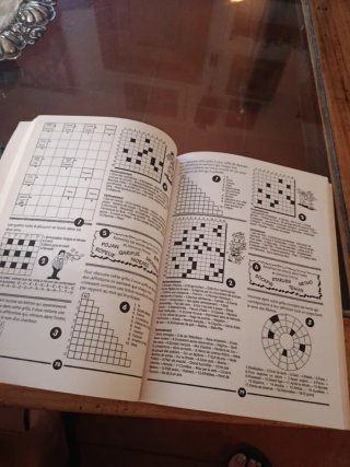 Mots croisés et autres jeux de mots plus de 800...