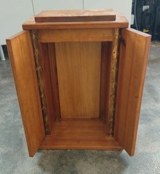 Mueble de madera pequeño