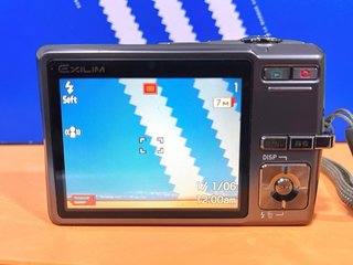 Casio Exilim EX-Z700 7.2MP Cámara Digital