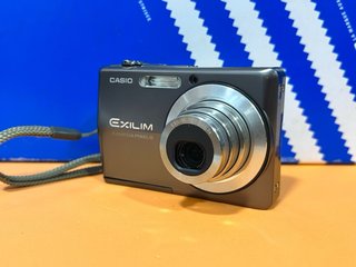 Casio Exilim EX-Z700 7.2MP Cámara Digital
