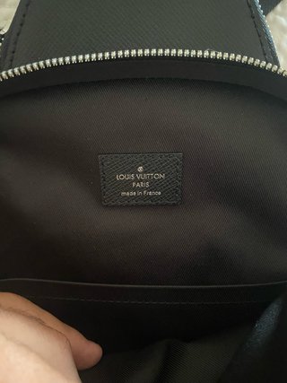 Louis Vuitton Avenue Sling Bag Nueva