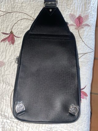 Louis Vuitton Avenue Sling Bag Nueva