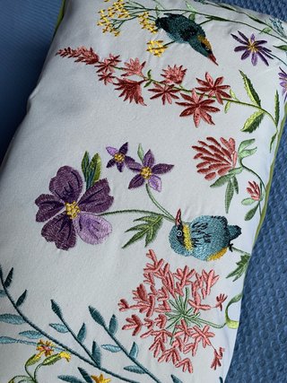 Funda para Cojín 50x30cm. Bordado Flores y Pájaros