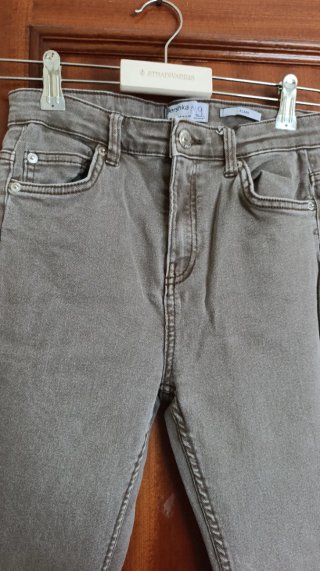 Pantalón campana marrón/gris