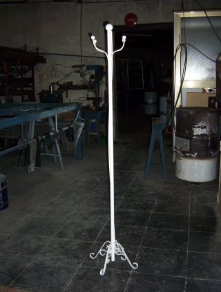 Perchero de pie forja blanco