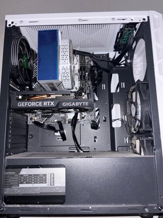Torre PC Gaming Blanca y Negra