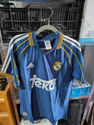 Camiseta Retro Real Madrid 98/99 Azul/Dorado