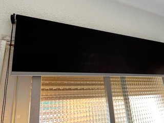 Persiana enrollable oscura
