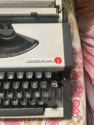 Máquina de escribir Olympia Traveller de Luxe