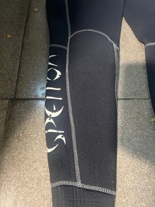 Traje de neopreno Spetton con capucha
