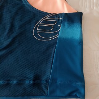 Top deportivo Bullpadel Erdain Talla L