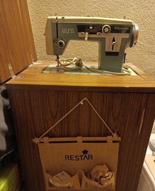 Máquina de coser Alfa 109