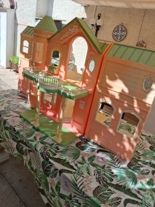 Casita de Muñecas Estilo Georgiano