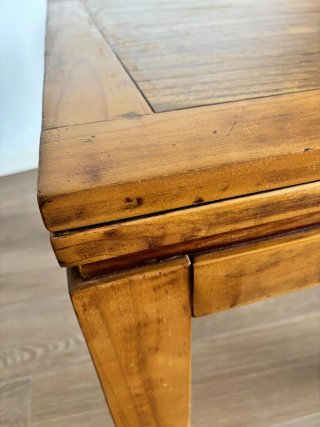 Mesa extensible madera y 4 sillas ratán