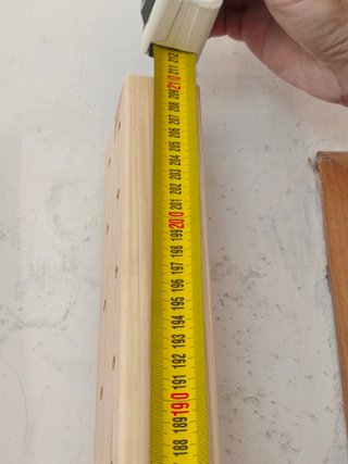 Tablas de madera con agujeros