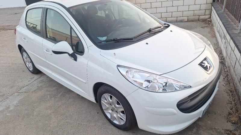Peugeot 207 2007 - foto 1