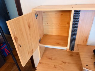 Escritorio de madera y metal