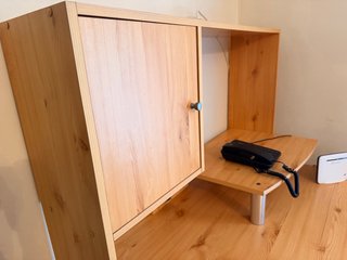 Escritorio de madera y metal