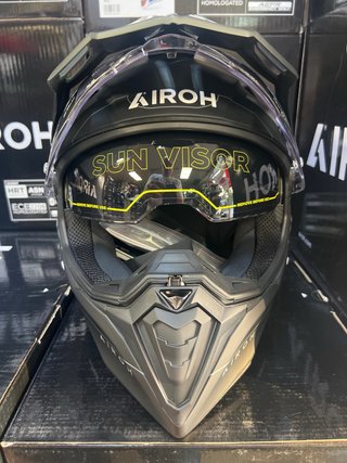 Casco Moto L trail Airoh Commander 2 verde militar