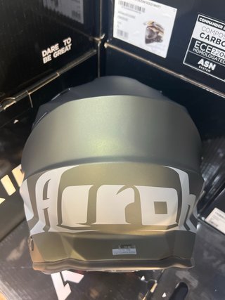 Casco Moto L trail Airoh Commander 2 verde militar
