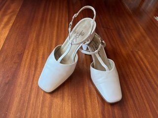 Zapatos Plumers Beige T-Strap