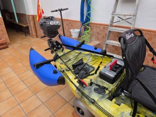Kayak Corsario con motor eléctrico