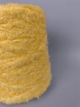 Cono hilo pestaña amarillo para tejer
