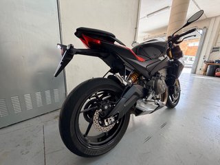 Aprilia Tuono 660 Factory 2026 Negra/Roja