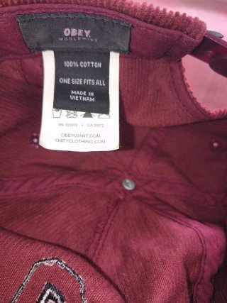Gorra OBEY Corduroy Negra y Roja