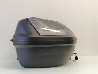 Cofre de moto, marca GIVI, modelo BLADE.