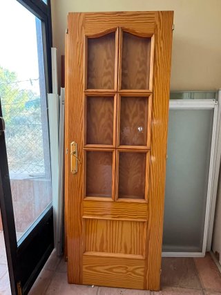7 Puertas Roble Macizo + 3 con cristalera
