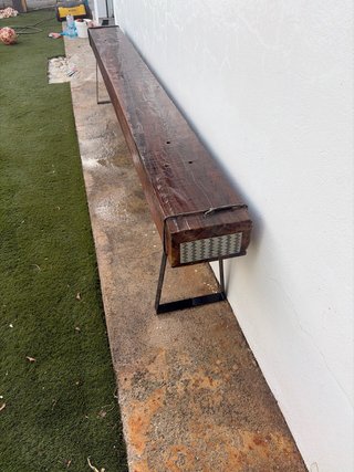 Banco de madera y metal