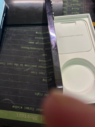 iPhone 14 Pro Morado Oscuro