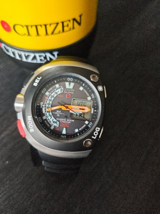 Citizen Aqualand Titanio Eco-Drive