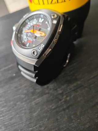 Citizen Aqualand Titanio Eco-Drive