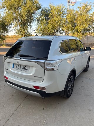Mitsubishi Outlander 2015