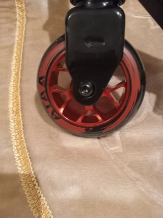 Patinete ATAA con ruedas ABEC 9