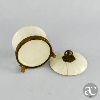 Caixa porcelana e metal dourado, finais do séc XIX